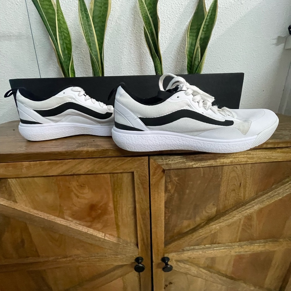 Vans ultra range men’s size 10